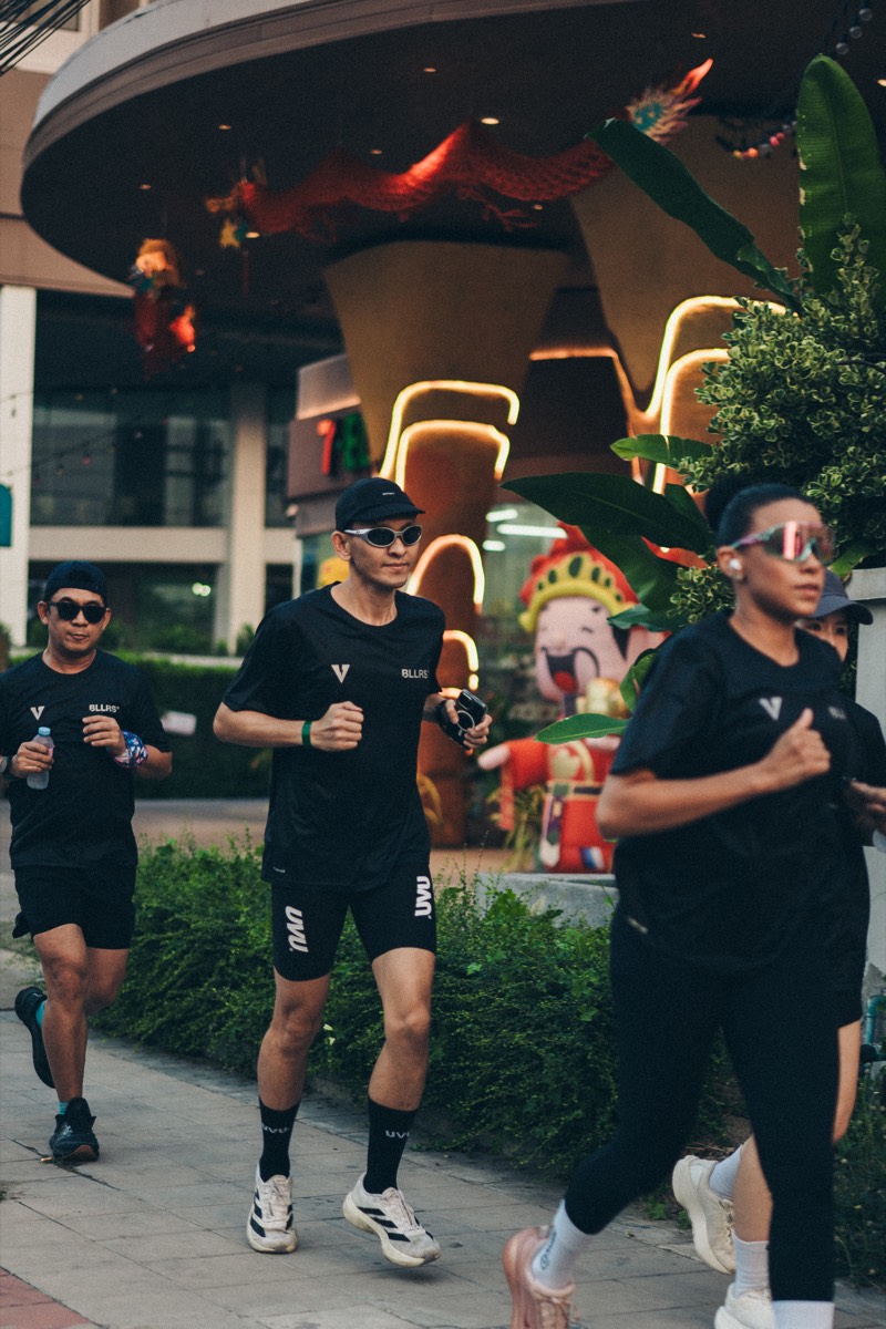 Runners on the pavement in BLLRS kit